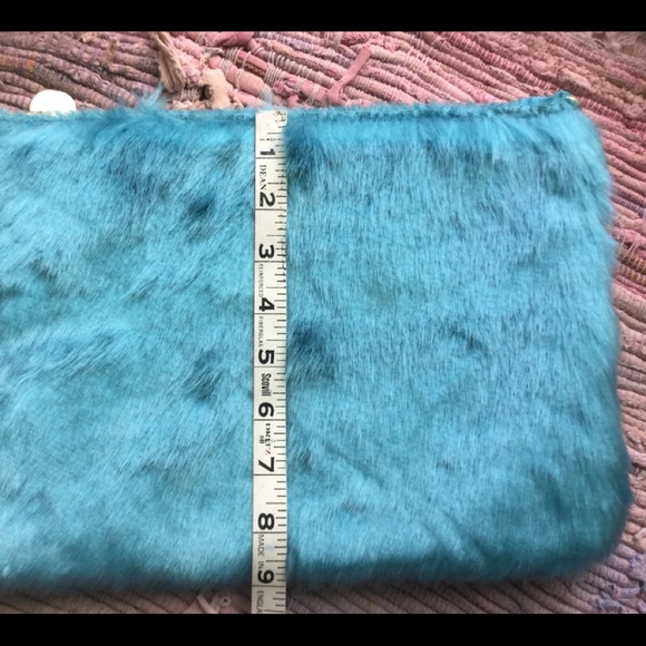 BOHO FAUX FUR CLUTCH 🔴FINAL CLEARANCE/SALE🔴 - Picture 5 of 6